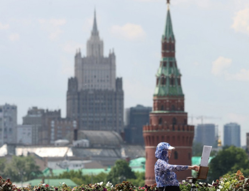 МОСКВА, 12. ЈУНА /СРНА/ - Европа се суочава са безбједносном кризом због сопствене политике игнорисања легитимних интереса Русије, рекао је руски амбасадор у Великој Британији Андреј Келин на пријему поводом Дана Русије.