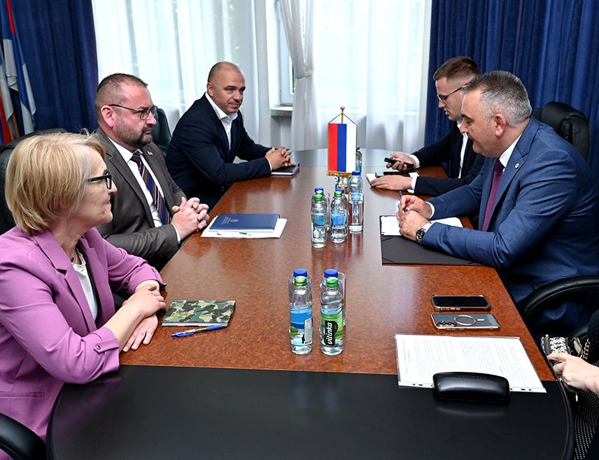 BANJA LUKA, JUNE 17 /SRNA/ – Republika Srpska does not need any imposed narrative but rather the truth about all events that occurred during the Homeland-Defense War, Republika Srpska Prime Minister Savo Minić said today, stressing that the Serb people are neither genocidal nor aggressors.