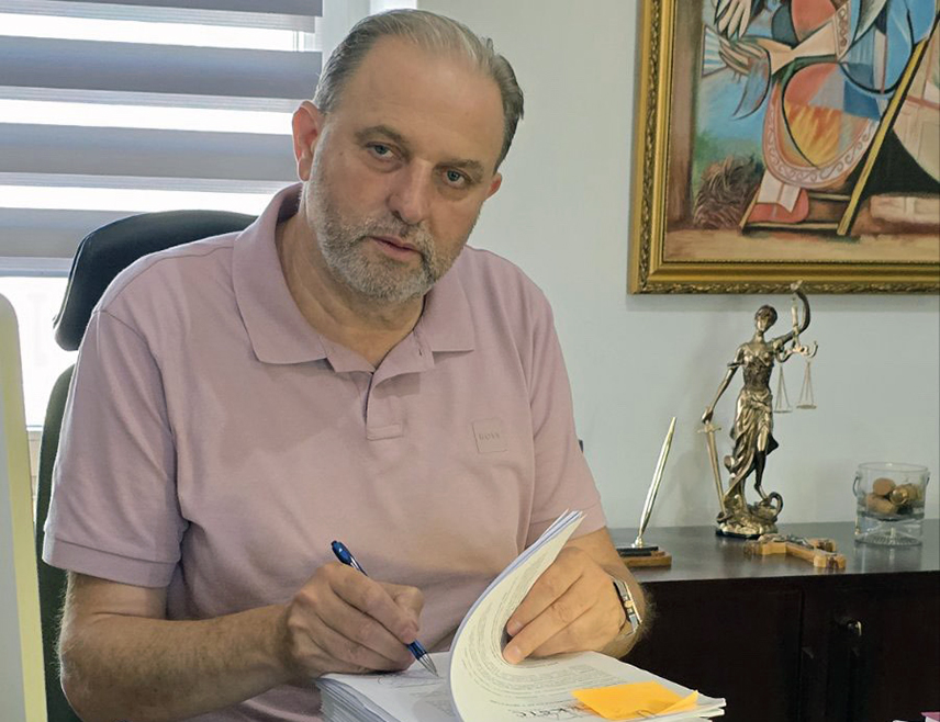 БЕОГРАД, 19. ЈУНА /СРНА/ - Породица генерала Небојше Павковића поднијела је данас пред Другим основним судом у Београду тужбу против НАТО-а због генералове смрти која се доводи у везу са посљедицама изложености осиромашеном уранијуму кориштеном у агресији НАТО-а на СР Југославију 1999. године, потврдио је Срни адвокат породице Срђан Алексић.