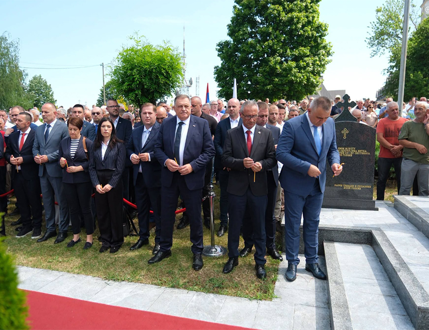 МОДРИЧА, 21. ЈУНА /СРНА/ - Предсједник СНСД-а Милорад Додик оцијенио је да је пробијање коридора у Одбрамбено-отаџбинском рату омогућило слободу српском народу на овим просторима и формирање Републике Српске.