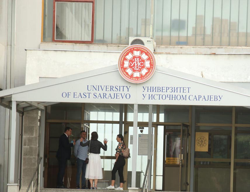 ИСТОЧНО САРАЈЕВО, 22. ЈУНА /СРНА/ - На Универзитету у Источном Сарајеву данас је почело пријављивање кандидата за упис на факултете и академије у прву годину првог циклуса студија.