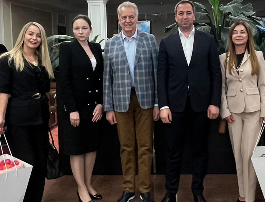 САНКТ ПЕТЕРБУРГ, 23. ЈУНА /СРНА/ - Учешће министра правде Републике Српске Горана Селака на Међународном правном форуму у Санкт Петербургу представља важну прилику за јачање међународне правне сарадње, размјену искустава и унапређење институционалних веза Републике Српске са партнерима у иностранству, саопштило је Министарство правде.