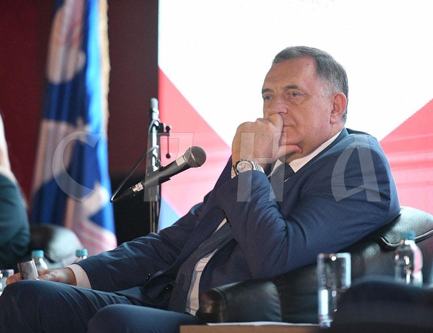 PRNJAVOR, JUNE 25 /SRNA/ – SNSD leader Milorad Dodik assessed that Bosniak political leaders have exhausted all available means, including the judiciary, foreign actors and other mechanisms, in attempts to remove him from politics, but that such efforts have failed because he enjoys the support of the people.