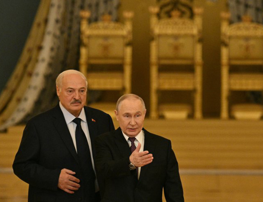 МОСКВА, 26. ЈУНА /СРНА/ - Руски предсједник Владимир Путин и бјелоруски предсједник Александар Лукашенко разговарали су у Валдају о агенди државне заједнице, трговинској и економској сарадњи и питањима везаним за регионалну безбједност, рекао је портпарол Кремља Дмитриј Песков.