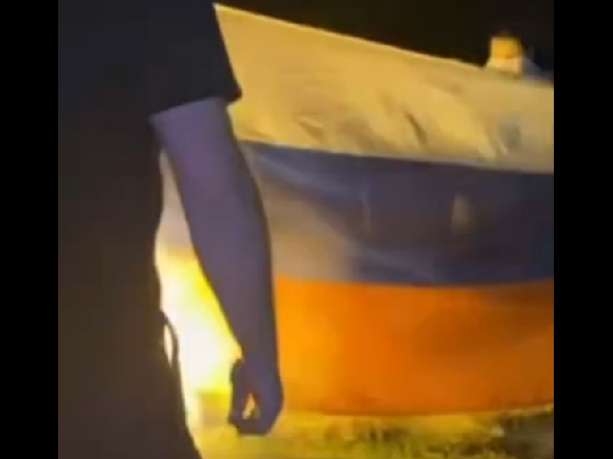 КОЗАРСКА ДУБИЦА, 26. ЈУНА /СРНА/ - Предсједник Народне партије Српске /НПС/ Дарко Бањац најоштрије је осудио паљење заставе Републике Српске, истакавши да је то израз мржње према Србима.