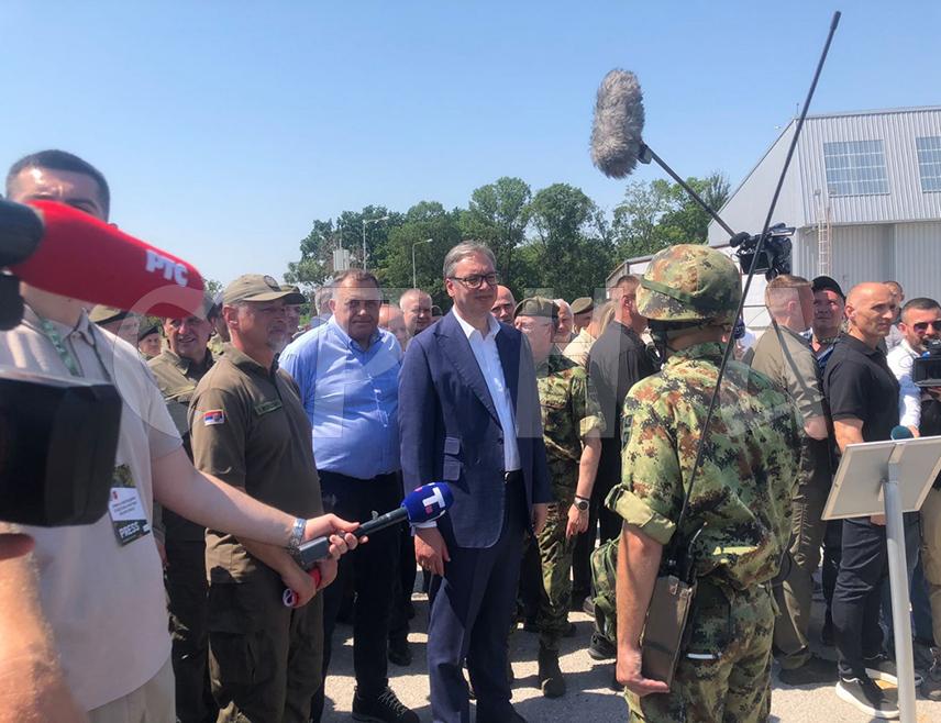 BELGRADE, JUNE 28 /SRNA/ – The Serb people can be satisfied with the equipment and combat readiness of the Serbia’s Armed Forces, President Milorad Dodik said after attending a presentation of new modernized equipment and systems of the Serbia’s Armed Forces at the Colonel Pilot Milenko Pavlović military airbase in Batajnica.