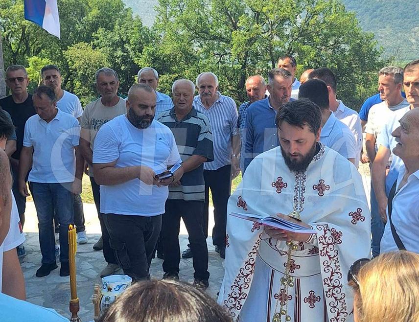 TREBINJE, JUNE 28 /SRNA/ – The 85th anniversary of the Ustasha crime against Serbs from Popovo Selo and the surrounding area was commemorated today in Veličani near Trebinje and Ržani Do near Ljubinje, while the descendants of the victims recalled the arrest and torture of local residents who were thrown into the Jagodnjača Pit.
