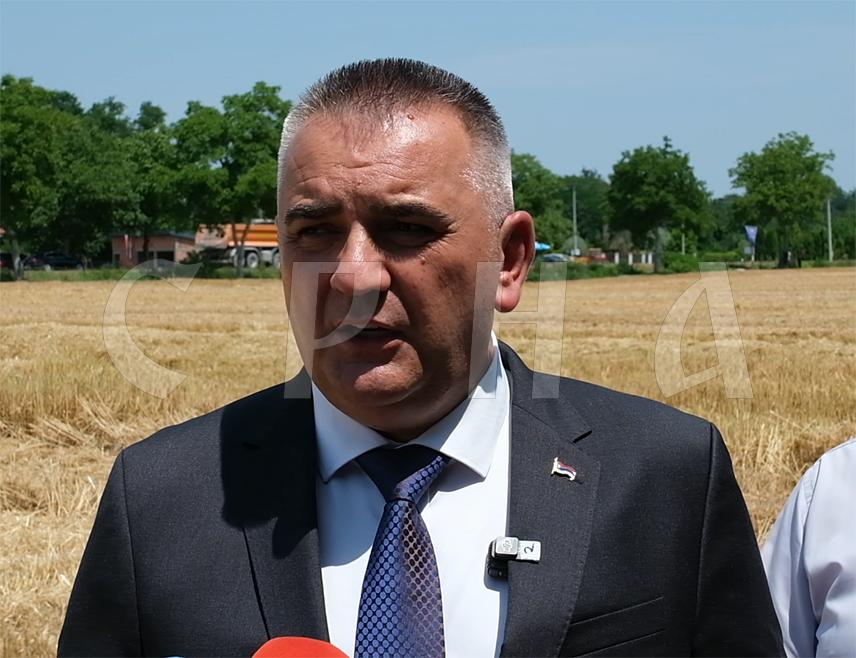 СРБАЦ, 1. ЈУЛА /СРНА/ - Предсједник Владе Републике Српске Саво Минић изјавио је данас да ће Република Српска користити све механизме и капацитете да остане и опстане у оним надлежностима које је унијела у Дејтонски споразум.