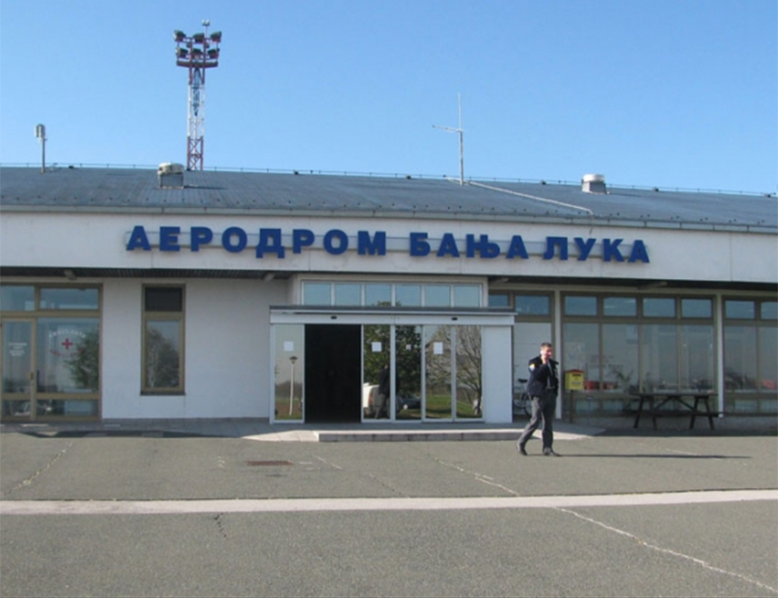 БАЊАЛУКА, 6. ЈУЛА /СРНА/ - Премијер Републике Српске Саво Минић изјавио је данас да ће Влада Српске рјешавати све што је потребно за аеродром у Маховљанима, те истакао од Града Бањалука не очекује да било шта уради у вези са тим.