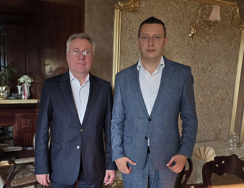 ISTOČNO SARAJEVO, JULY 7 /SRNA/ – Deputy Defense Minister in the BiH Council of Ministers Aleksandar Goganović met today in Istočno Sarajevo with Russian Ambassador to BiH Igor Kalabukhov and thanked the Russian Federation for its consistent advocacy of respect for the Dayton Peace Accords.