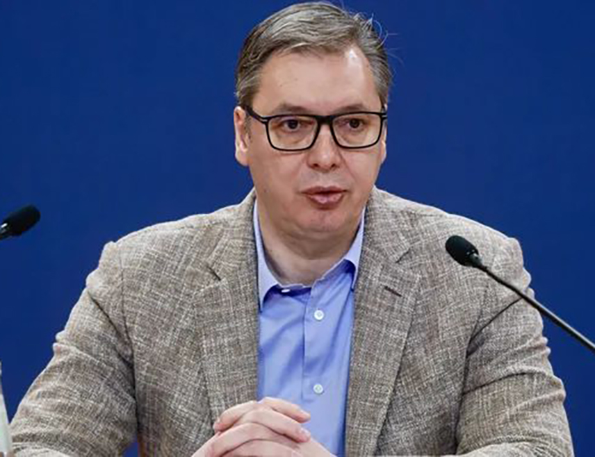 БЕОГРАД, 8. ЈУЛА /СРНА/ - Предсједник Србије Александар Вучић изјавио је да Хрватска воли да види Србију слабу и на кољенима, али да се то неће десити док је он предсједник или на другој функцији.