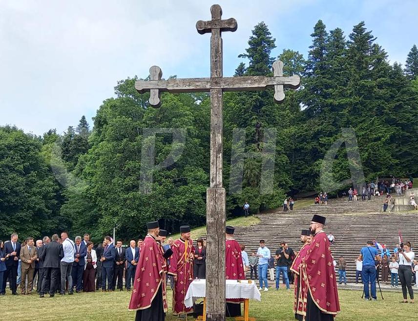 ПРИЈЕДОР, 11. ЈУЛА /СРНА/ - На Мраковици је почело обиљежавање 84 године од Битке на Козари, симбола страдања и отпора српског народа у борби против нациста и усташа у Другом свјетском рату.