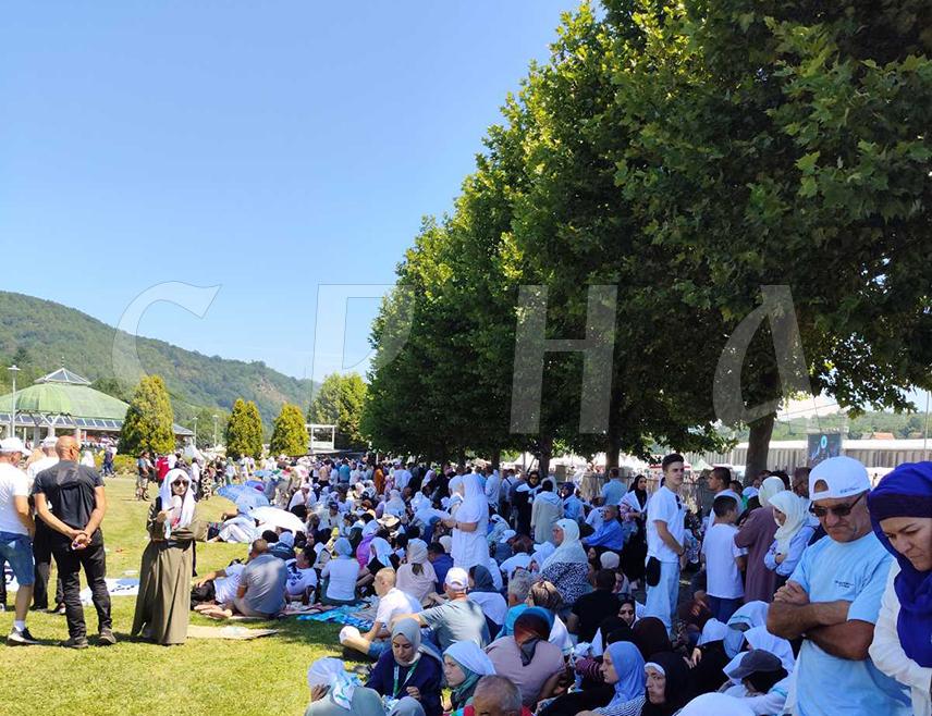 ZVORNIK, JULY 11 /SRNA/ - The commemorative gathering in Potočari near Srebrenica passed peacefully and with dignity, the Zvornik Police Administration said in a statement.