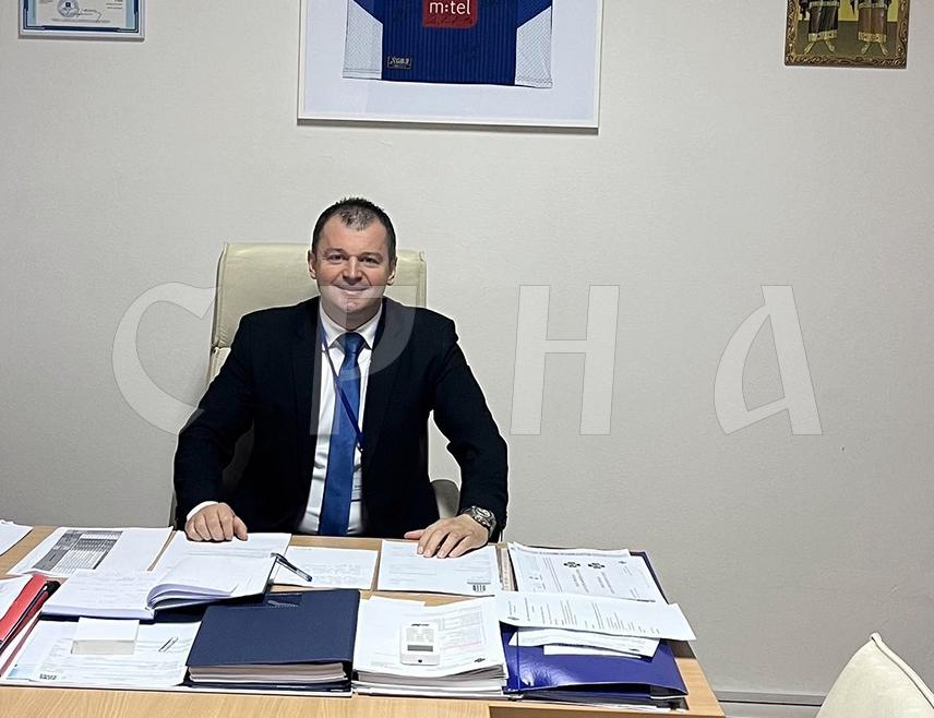 ПРИЈЕДОР, 14. ЈУЛА /СРНА/ - Влада Републике Српске обезбиједила је 2,3 милиона КМ за куповину, адаптацију и опремање Центра за медицину рада и спорта у Приједору, чиме ће бити ријешен вишедеценијски подстанарски статус установе, побољшани услови за рад запослених и квалитет услуга за кориснике, те знатно смањени расходи пословања, изјавио је данас Срни вршилац дужности директора Завода за медицину рада и спорта Републике Српске Драган Брдар.