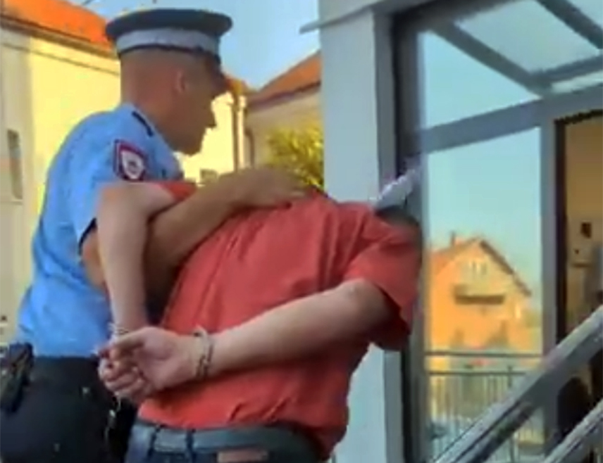 БИЈЕЉИНА, 17. ЈУЛА /СРНА/ - Окружно јавно тужилаштво у Бијељини затражило је данас притвор за мушкарца чији су иницијали З.П. из Тузле осумњиченог за сексуално злостављање или искориштавање дјетета, саопштено је из тужилаштва.