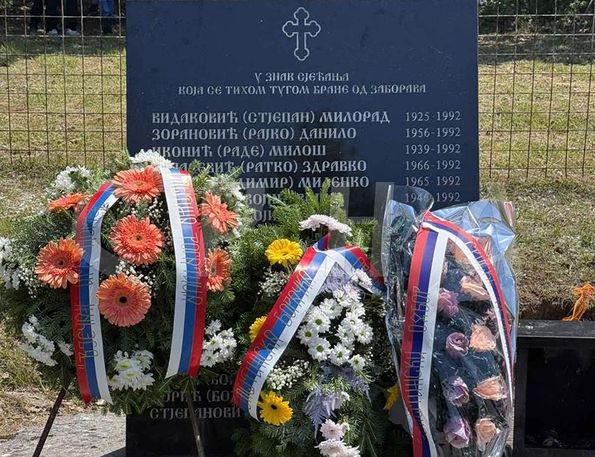 РОГАТИЦА, 19. ЈУЛА /СРНА/ - На Јаћену код Рогатице данас је служен парастос за 19 бораца Војске Републике Српске који су страдали на том подручју од 1992. до 1994. године.