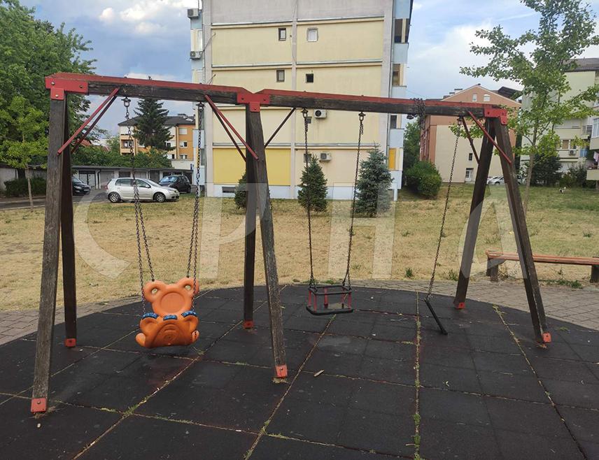 БАЊАЛУКА, 22. ЈУЛА /СРНА/ - Санација готово потпуно уништеног дјечијег игралишта у насељу Обилићево услиједиће у наредном периоду, речено је Срни у надлежном Одјељењу за комуналне послове Градске управе Бањалука.