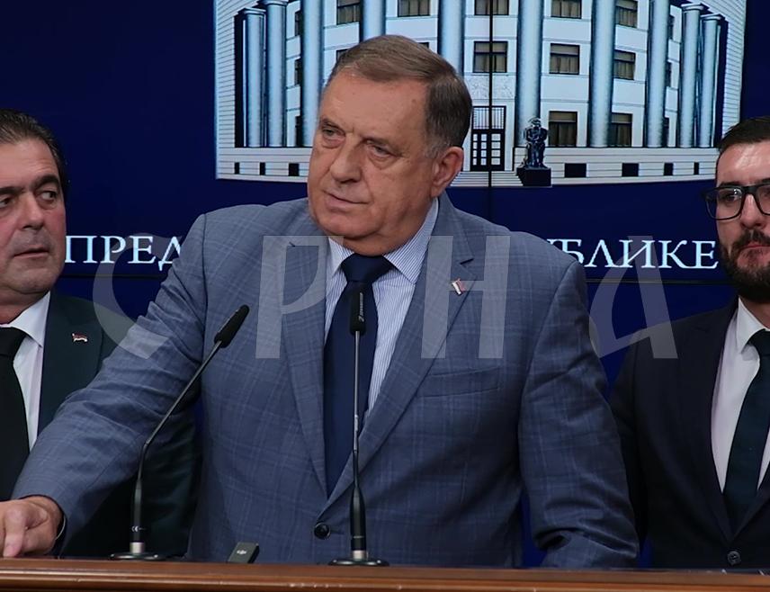 БАЊАЛУКА, 23. ЈУЛА /СРНА/ - Предсједник СНСД-а Милорад Додик рекао је да новчане казне које ЦИК изриче СНСД-у отежавају припреме за опште изборе, да се ова странка финасира од донација чланова и да ће упркос тим нерегуларним условима изаћи на изборе и извршити свој задатак.