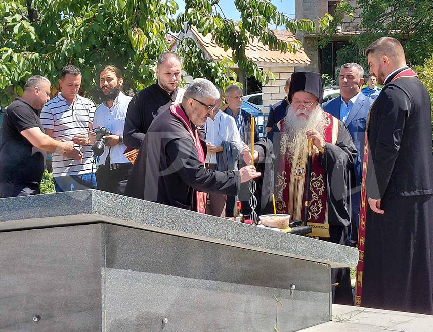 VLASENICA, JULY 23 /SRNA/ - His Eminence Metropolitan of Dabar-Bosnia Hrizostom served a memorial service today in the Vlasenica settlement of Rašića Gaj for about 200 Serb civilians who were brutally murdered by the Ustashas in this place during the Second World War.