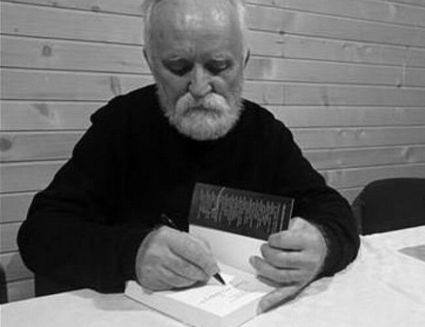 БИЈЕЉИНА, 25. ЈУЛА /СРНА/ - Књижевник Миланко Боровчанин Ромсок, који је за подвижништво у ратном санитету за вријеме Одбрамбено-отаџбинског рата одликован орденом Крст милосрђа, умро је данас на Сокоцу у 72. години.