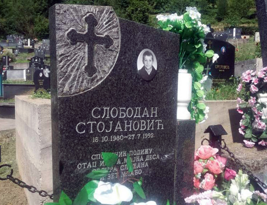 БАЊАЛУКА, 27. ЈУЛА /СРНА/ - Дванаестогодишњи српски дјечак из Доње Каменице у општини Зворник Слободан Стојановић свирепо је убијен у љето 1992. године у насељу Бајрићи – Ново Село, за шта је Суд БиХ осудио припадника такозване Армије БиХ Елфету Весели на 13 година затвора.