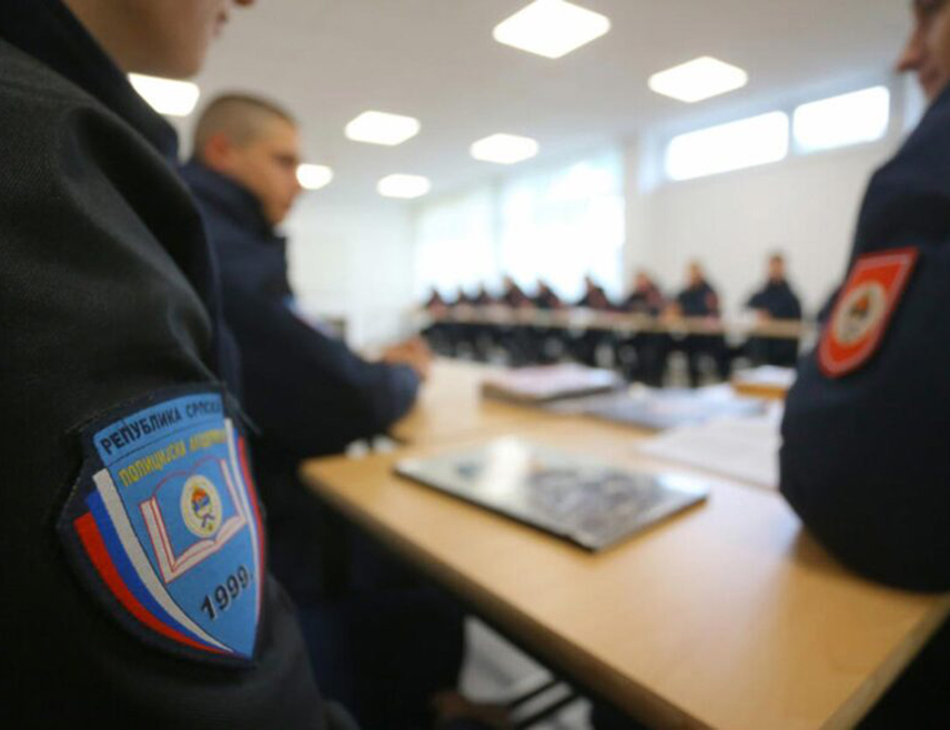 БАЊАЛУКА, 27. ЈУЛА /СРНА/ - Рад Министарства унутрашњих послова /МУП/ Републике Српске у првих шест мјесеци ове године биће анализиран сутра у Требињу на проширеном колегијуму министра унутрашњих послова Српске.