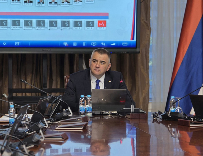 BANJA LUKA, JULY 27 /SRNA/ - Republika Srpska Prime Minister Savo Minić has offered the assistance of the Government to the French ambassador to BiH following the wildfires that have affected the country.