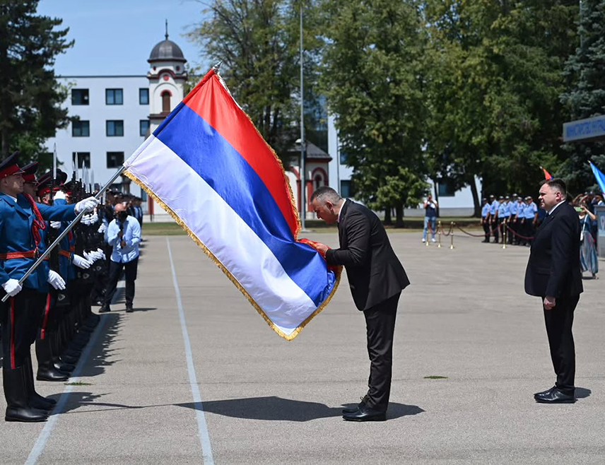 БАЊАЛУКА, 30. ЈУЛА /СРНА/ - Предсједник Владе Републике Српске Саво Минић присуствоваће данас у Залужанима представљању прототипа снајперске пушке коју је развило привредно друштво "Космос" у сарадњи са Министарством унутрашњих послова Републике Српске.