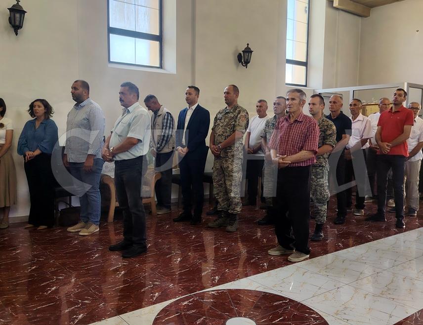 ТРНОВО, 30. ЈУЛА /СРНА/ - Литургијом у Храму Светог Георгија у Трнову почело је обиљежавање Дана страдања српског становништва ове општине, у којој је током Oдбрамбено-отаџбинског рата настрадала 101 невина цивилна жртва, а за одбрану огњишта живот положило 130 трновских бораца.