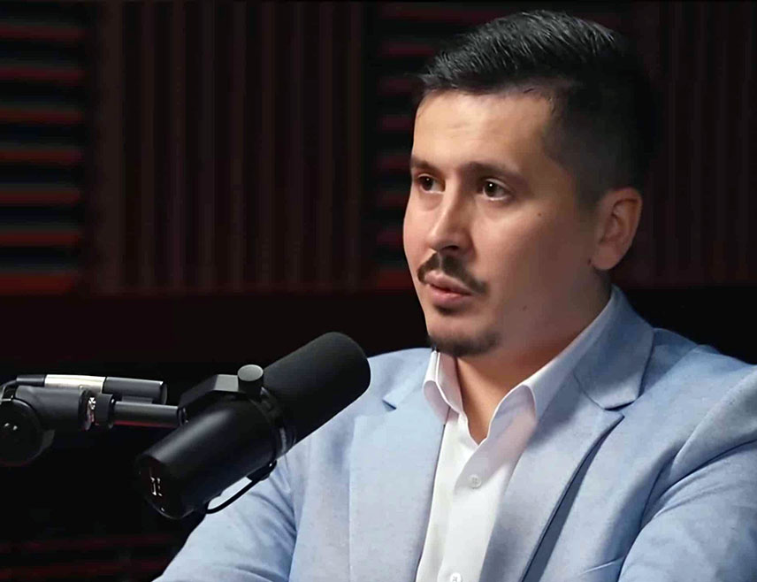 БЕОГРАД, 31. ЈУЛА /СРНА/ - Теолог Небојша Лазић оцијенио је да најава приштинске власти о увођењу "лиценцираних туристичких водича" који би надзирали туристичке водиче и групе које долазе на Косово и Метохију представља континуитет напада на српки народ, културну баштину и српско духовно насљеђе, те покушај спровођења културоцида над Србима.