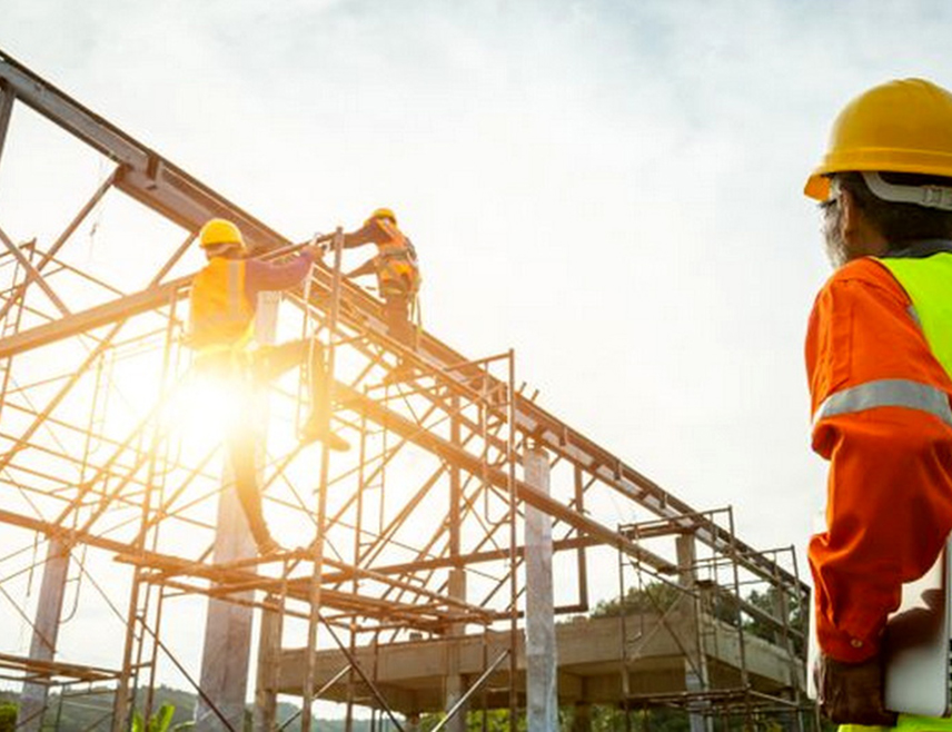 BANJA LUKA, JULY 31 /SRNA/ - Representatives of the Republika Srpska Ministry of Labor, War Veterans' and Disabled Persons' Protection told reporters in Banja Luka today that international standards on occupational safety in hot weather should be applied during periods of high temperatures, with one of the measures being to avoid working during the hottest part of the day.