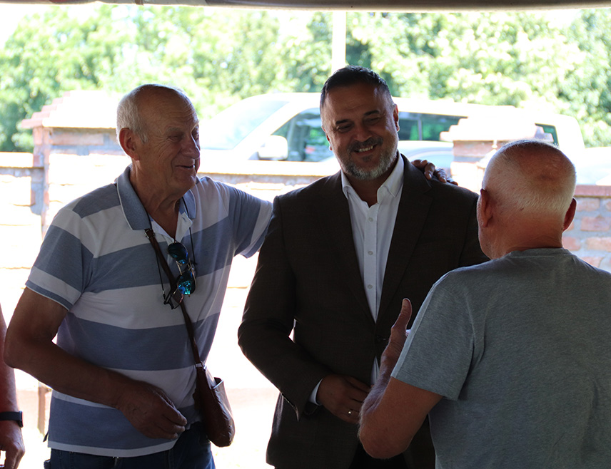 BANJA LUKA, JULY 31 /SRNA/ - Derventa Mayor Igor Žunić hosted a reception today for a delegation of the Yugoslav golden generation of handball players from the 1972 Munich Olympics, saying that they had left an indelible mark on the history of handball and sport.