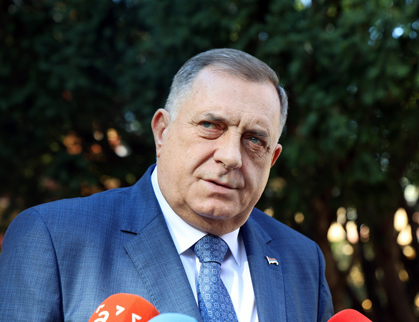 BANJA LUKA, AUGUST 1 /SRNA/ – President Milorad Dodik has said today that Muslims in BiH are attempting to promote the idea of a "Bosnian and Herzegovinian cultural heritage," which does not exist.