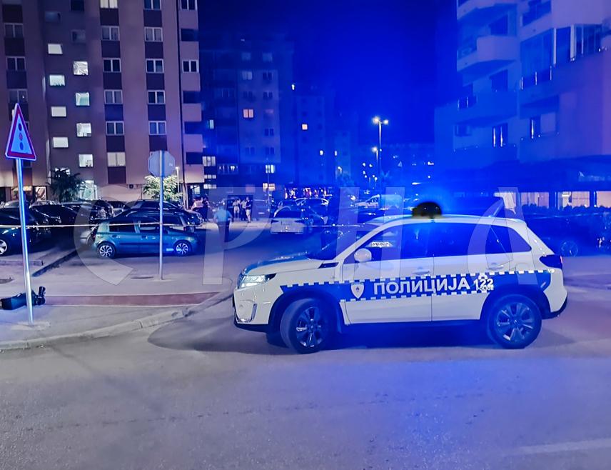ИСТОЧНО САРАЈЕВО, 3. АВГУСТА /СРНА/ - У пуцњави у улици Симе Милутиновића у Источном Новом Сарајеву вечерас је дошло до пуцњаве у којој је рањен мушкарац, сазнаје Срна.