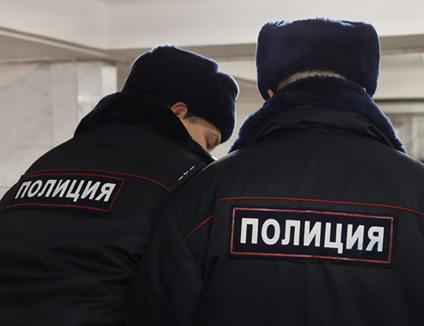 МОСКВА, 4. АВГУСТА /СРНА/ - Руски војник на Криму ухапшен је јер је пуцао на колеге и цивиле и убио четворо људи.