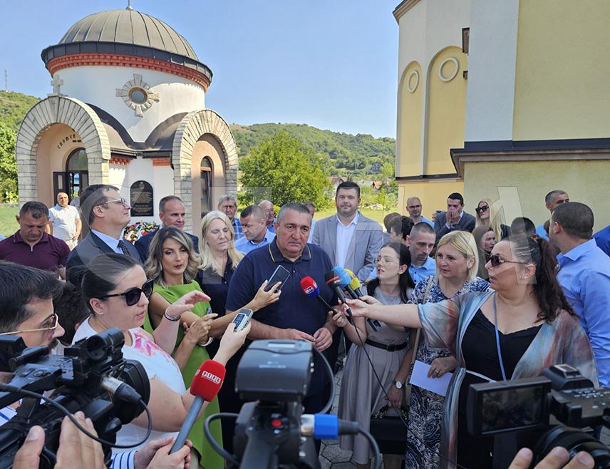 ИСТОЧНА ИЛИЏА, 4. АВГУСТА /СРНА/ - Одбраном Војковића, Грлице и Крупца 4. августа 1992. године спријечена je још једна "Олуја", изјавио је данас замјеник предсједника Предсједништва Борачке организације Републике Српске Горан Шеховац.