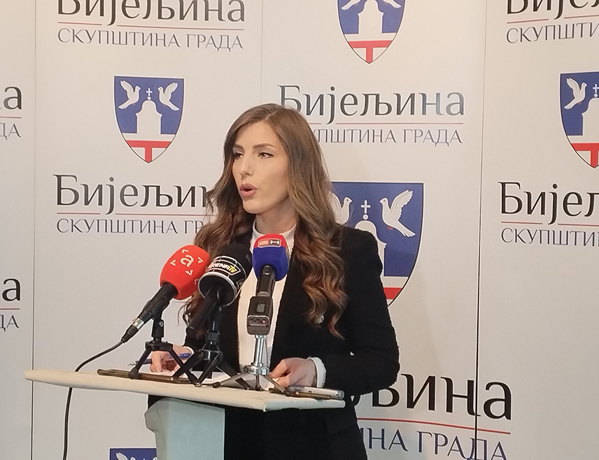 БИЈЕЉИНА, 4. АВГУСТА /СРНА/ - Предсједник Скупштине града Бијељина Жељана Арсеновић изјавила је Срни да извјештај о раду градоначелника и о извршењу буџета града за 2025. годину отварају бројна питања о начину управљања јавним новцем.