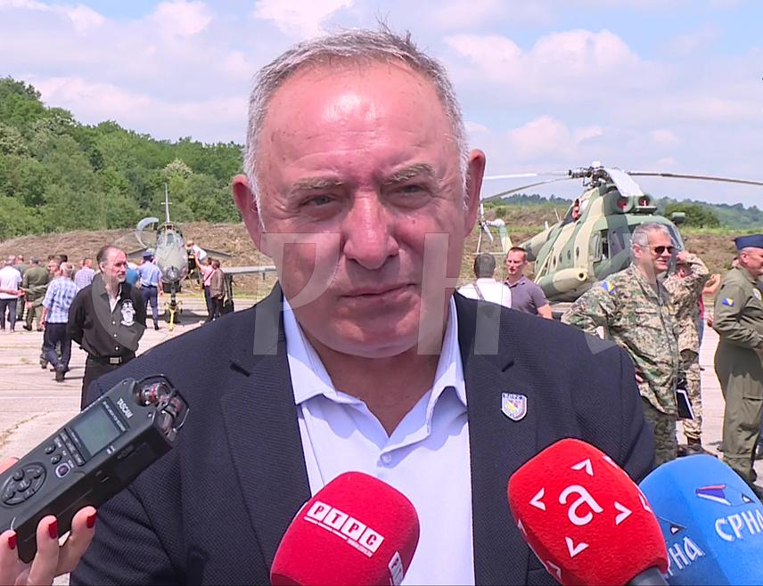 BOSANSKI PETROVAC, AUGUST 6 /SRNA/ - Retired Colonel Janko Kecman said he expects the Croatian pilots and the commanders who ordered the war crime of bombing the refugee convoy from Kninska Krajina in Janjile near Bosanski Petrovac and in Svodna near Novi Grad in 1995 to be convicted by Serbia’s judiciary, in absentia, to the harshest penalty, but also eventually be arrested.
