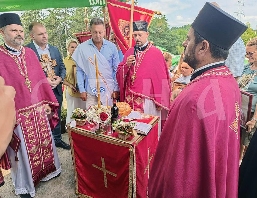 ЗВОРНИК, 8. АВГУСТА /СРНА/ - Обиљежавање славе Зворника - Свете Петке Трнове почело је литургијом у Храму на Ђурђев граду који је посвећен овој светитељки.