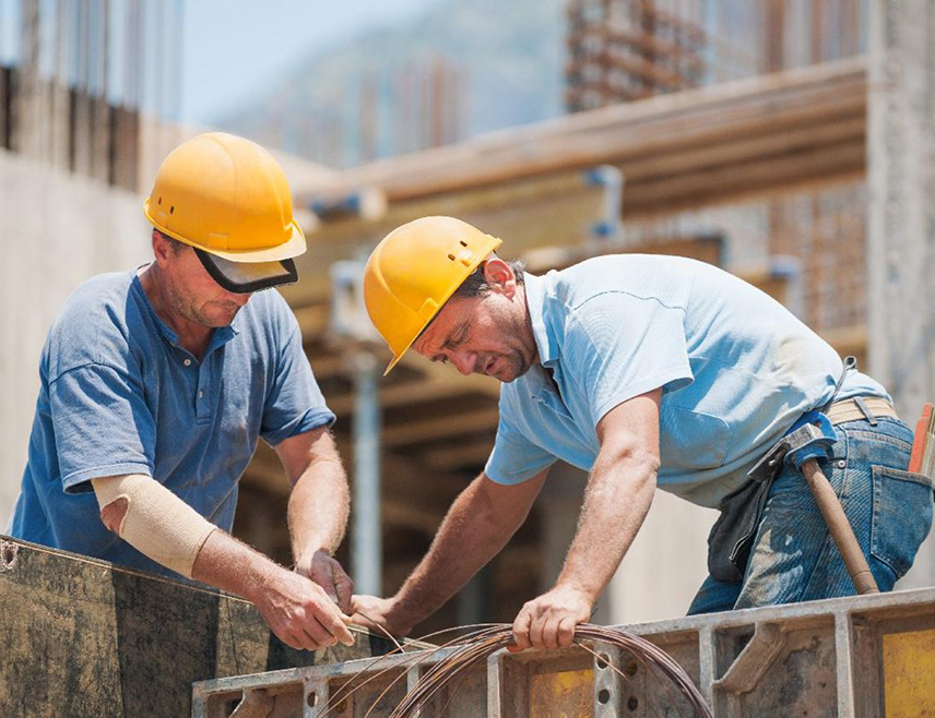 БАЊАЛУКА, 10. АВГУСТА /СРНА/ - Министарство здравља и социјалне заштите Републике Српске апелује да сви послодавци током врућина заштите здравље и безбједност радника, посебно оних на отвореном, те да организацију рада прилагоде временским условима.