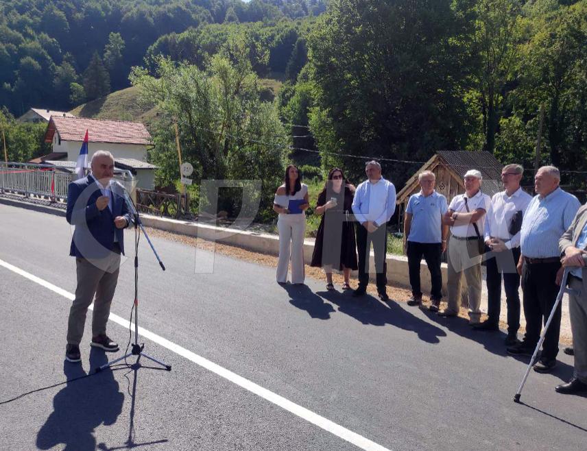 КОТОР ВАРОШ, 11. АВГУСТА /СРНА/ - Министар саобраћаја и веза Републике Српске Зоран Стевановић рекао је да је отварање новог которварошког моста "Шипраге два" један од пројеката којим Влада Српске показује опредјељење да широм Републике ради у служби бољег живота свих грађана без обзира ко је у појединој локалној заједници на власти.