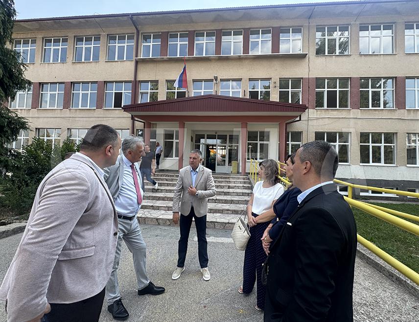 NEVESINJE, AUGUST 15 /SRNA/ – Schools in Nevesinje are ready for the new school year, with work on the building of "Risto Proroković" Primary School completed, while major renovation of the "Aleksa Šantić" Secondary School Centre will begin on Monday, August 17, with Republika Srpska Government allocating BAM 1.7 million from the budget for the project.