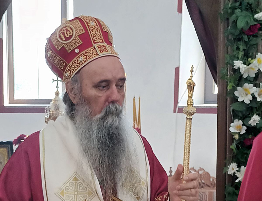 ДОБОЈ, 17. АВГУСТА /СРНА/ - Његово високопреосвештенство митрополит зворничко-тузлански Фотије служиће у сриједу, 19. августа, Свету архијерејску литургију у Спомен-храму Светих апостола Петра и Павла Добоју, поводом славе граде - Преображења Господњег.