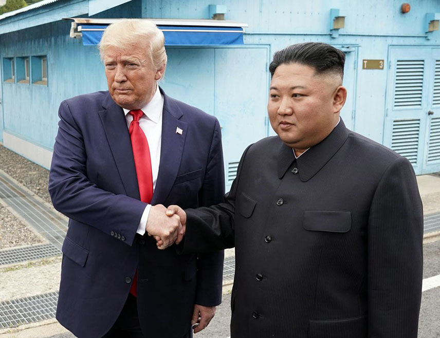 ВАШИНГТОН, 17. АВГУСТА /СРНА-Ројтерс/ - Предсједник САД Доналд Трамп изјавио је да је сјевернокорејски предсједник Ким Џонг Ун одговорио на његове иницијативе након што је наредио америчкој морнарици да смање обим војних вјежби са Јужном Корејом.