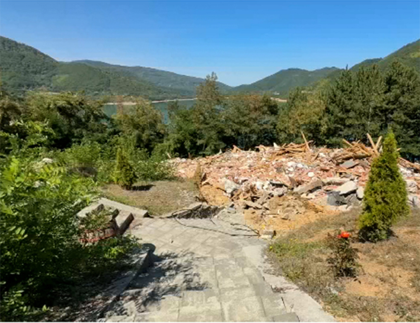 KOSOVSKA MITROVICA, AUGUST 20 /SRNA/ - The Priština authorities intend to demolish another 11 properties owned by Serbs at Lake Gazivode, claiming that they were built illegally.
