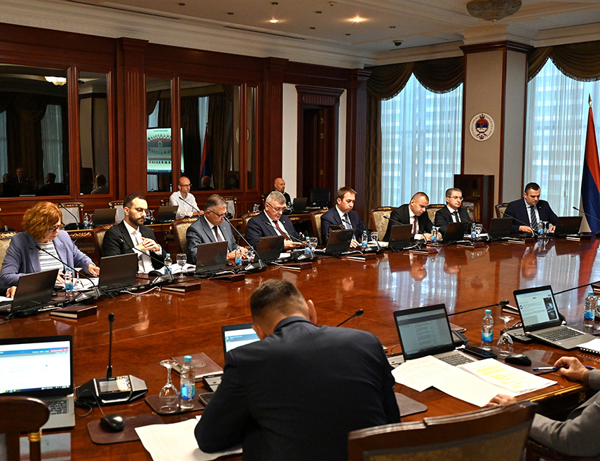 BANJA LUKA, AUGUST 21 /SRNA/ - The Republika Srpska Government has today adopted information on the entity's foreign trade for the January-June period, which amounted to BAM 6.55 billion, an increase of 4.18 percent compared with the same period last year.