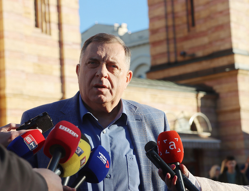 BANJA LUKA, AUGUST 22 /SRNA/ — President Milorad Dodik congratulated the Russian people and the leadership of the Russian Federation on National Flag Day, stressing that Republika Srpska does not forget that Russia stood by the Serbian people many times when it was most needed.