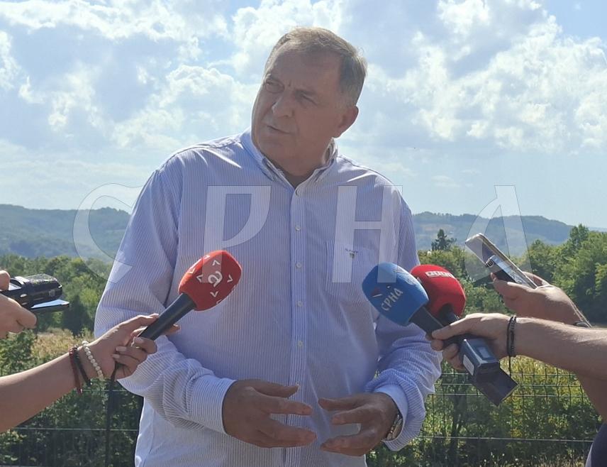 ЧЕЛИНАЦ, 22. АВГУСТА /СРНА/ - Предсједник Милорад Додик оцијенио је нехуманом одлуку Међународног механизма за кривичне судове да поново одбије захтјев за условно пуштање на слободу генерала Ратка Младића ради лијечења, али је истакао да она није неочекивана с обзиром на то како се поступало у сличним случајевима са српским затвореницима.