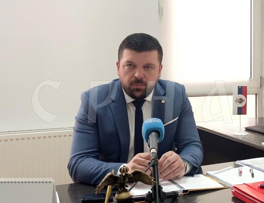ИСТОЧНО САРАЈЕВО, 23. АВГУСТА /СРНА/ - Ситуација на пожариштима у Републици Српској јутрос је пуно боља него претходних дана, изјавио је Срни вршилац дужности директора Републичке управе Цивилне заштите Борис Трнинић.