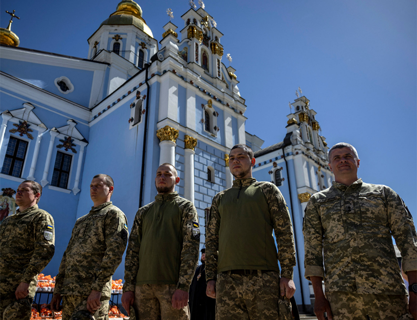 МОСКВА, 24. АВГУСТА /СРНА/ - Украјински центри за регрутацију врше притисак на свештенике Украјинске православне цркве, саопштило је руско Министарство спољних послова.
